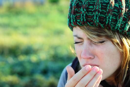 疾病症状非常相似 如何有效区分普通感冒和花粉过敏？