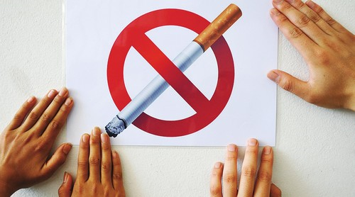 中国政府发布史上最严厉禁烟草案
