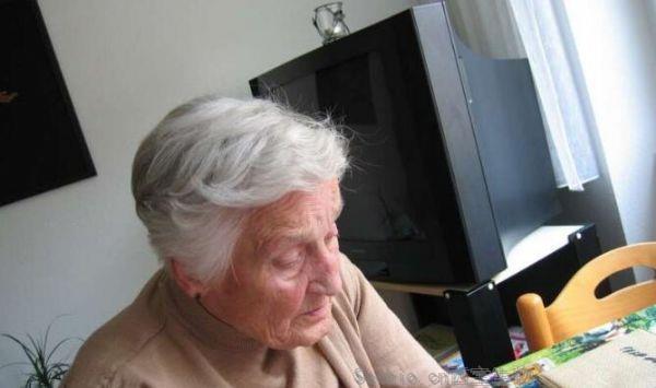 Neurology：肥胖或与个体患高风险的<font color='red'>痴呆症</font>有关 不良饮食和缺乏锻炼或并无关联！